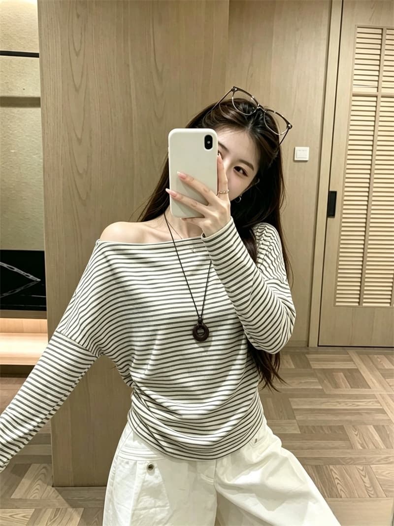 실사 이른 가을 새로운 한국 스타일 미니멀리즘 캐주얼 스트라이프 오프숄더 긴팔 티셔츠 여성 상세 이미지 6