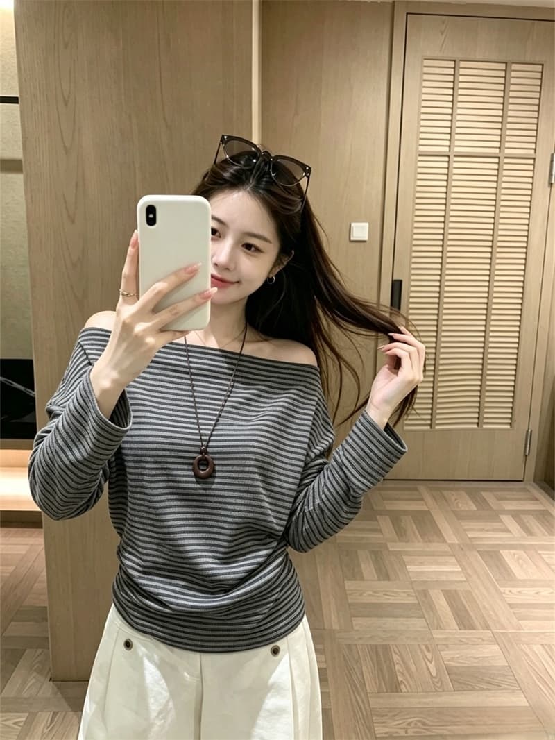실사 이른 가을 새로운 한국 스타일 미니멀리즘 캐주얼 스트라이프 오프숄더 긴팔 티셔츠 여성 상세 이미지 9