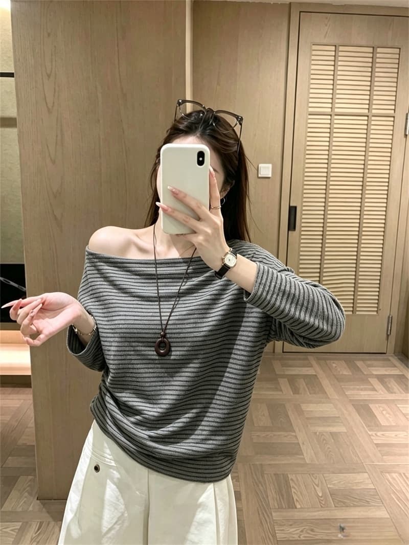 실사 이른 가을 새로운 한국 스타일 미니멀리즘 캐주얼 스트라이프 오프숄더 긴팔 티셔츠 여성 상세 이미지 10