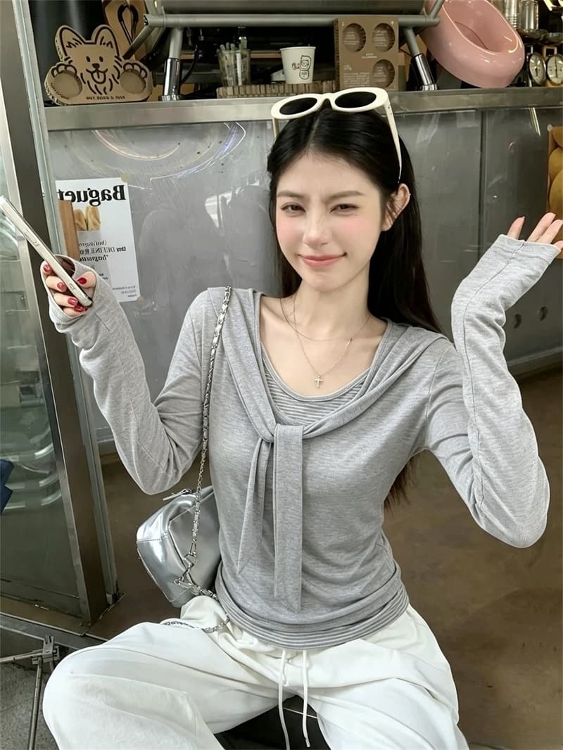 이른 가을 새로운 한 부서 네클라인 스트랩 페이크 레이어드 긴팔 티셔츠 여성 상세 이미지 4