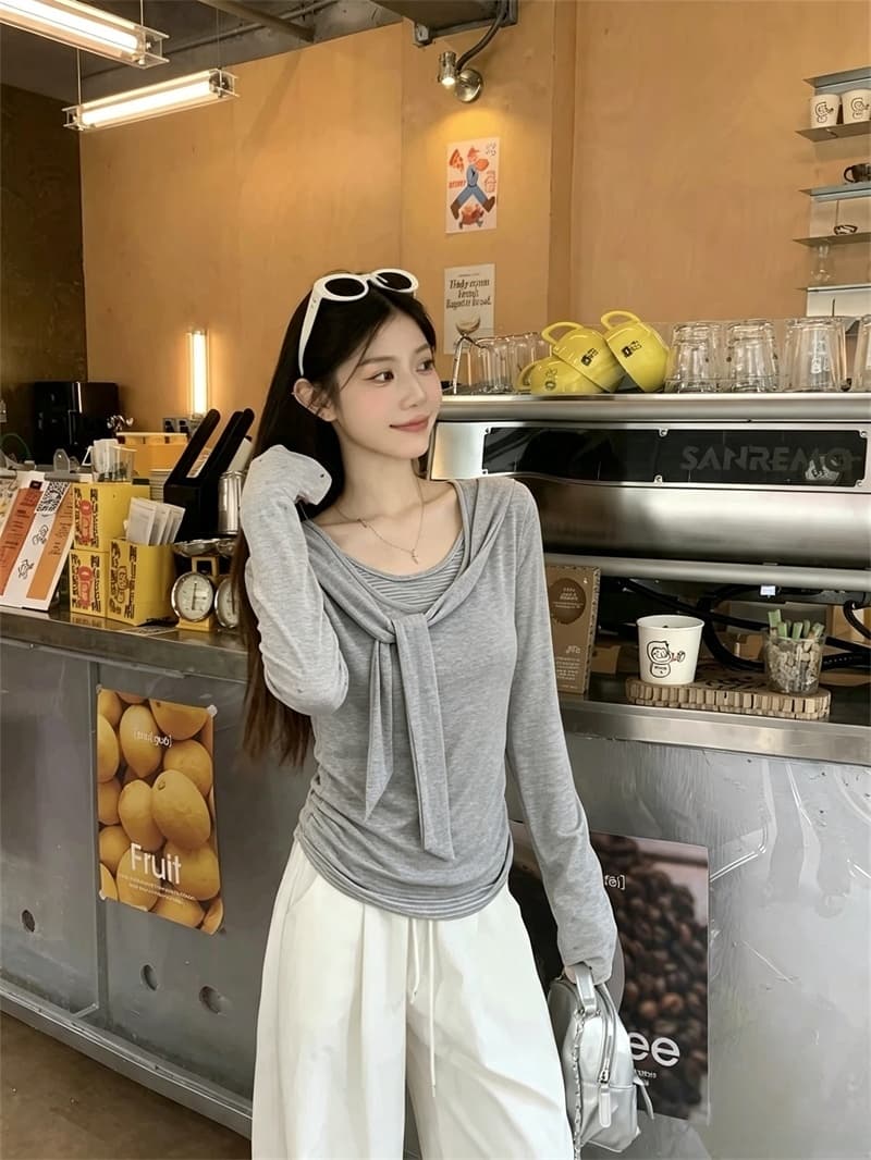 이른 가을 새로운 한 부서 네클라인 스트랩 페이크 레이어드 긴팔 티셔츠 여성 상세 이미지 5