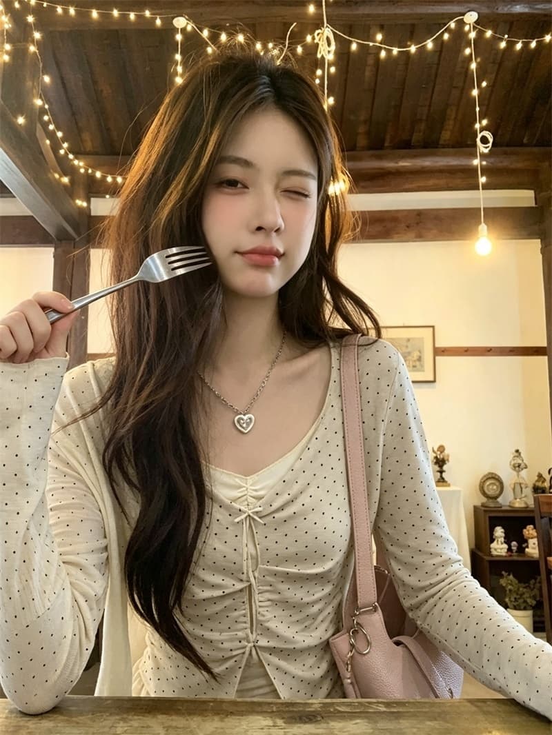 실사 이른 가을 새로운 한 부서 달콤함 페이크 레이어드 맨위 연령 감소 대 신축성 몸매 가꾸기 슬림해 보이는 긴팔 티셔츠 여성 상세 이미지 2