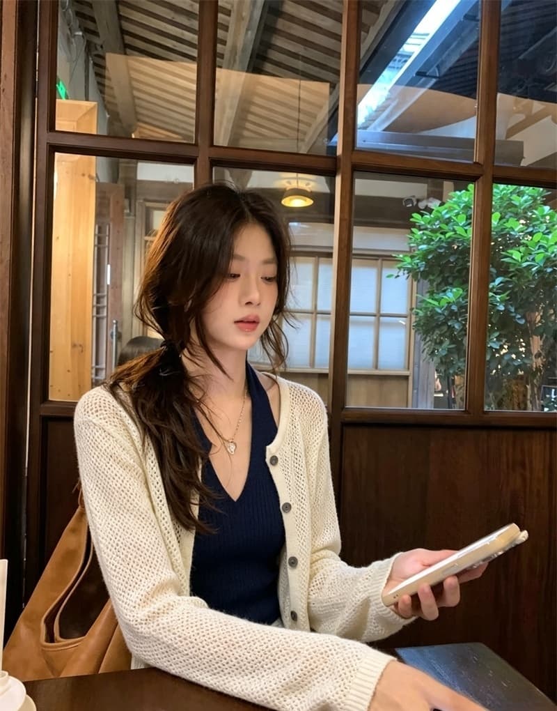 실사 이른 가을 새로운 자매 일상 행침 목 니트 조끼 홀로우 아웃 니트 오픈 가디건 투피스 세트 여성 상세 이미지 7