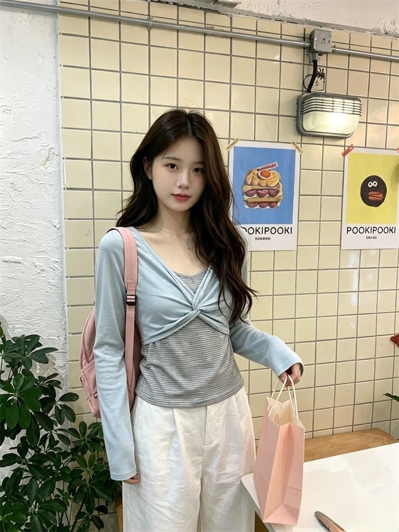 실사 디자인 센스 초강력 가을 새로운 페이크 레이어드 긴팔 티셔츠 꼬집기 허리 핀치 Pleat 종이 사람들 맨위 여성