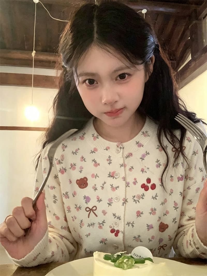 실사 이른 가을 새로운 한 부서 달콤함 귀여운 나비 매듭 작은 곰 패턴 니트 스웨터 오픈 가디건 스웨터 여성 코트 이미지 3