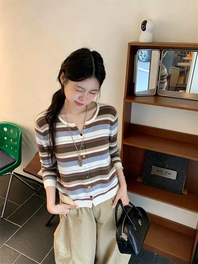 실사 이른 가을 새로운 한 부서 달콤함 귀여운 색상 스트라이프 패턴 니트 스웨터 오픈 가디건 스웨터 여성 코트 이미지 4