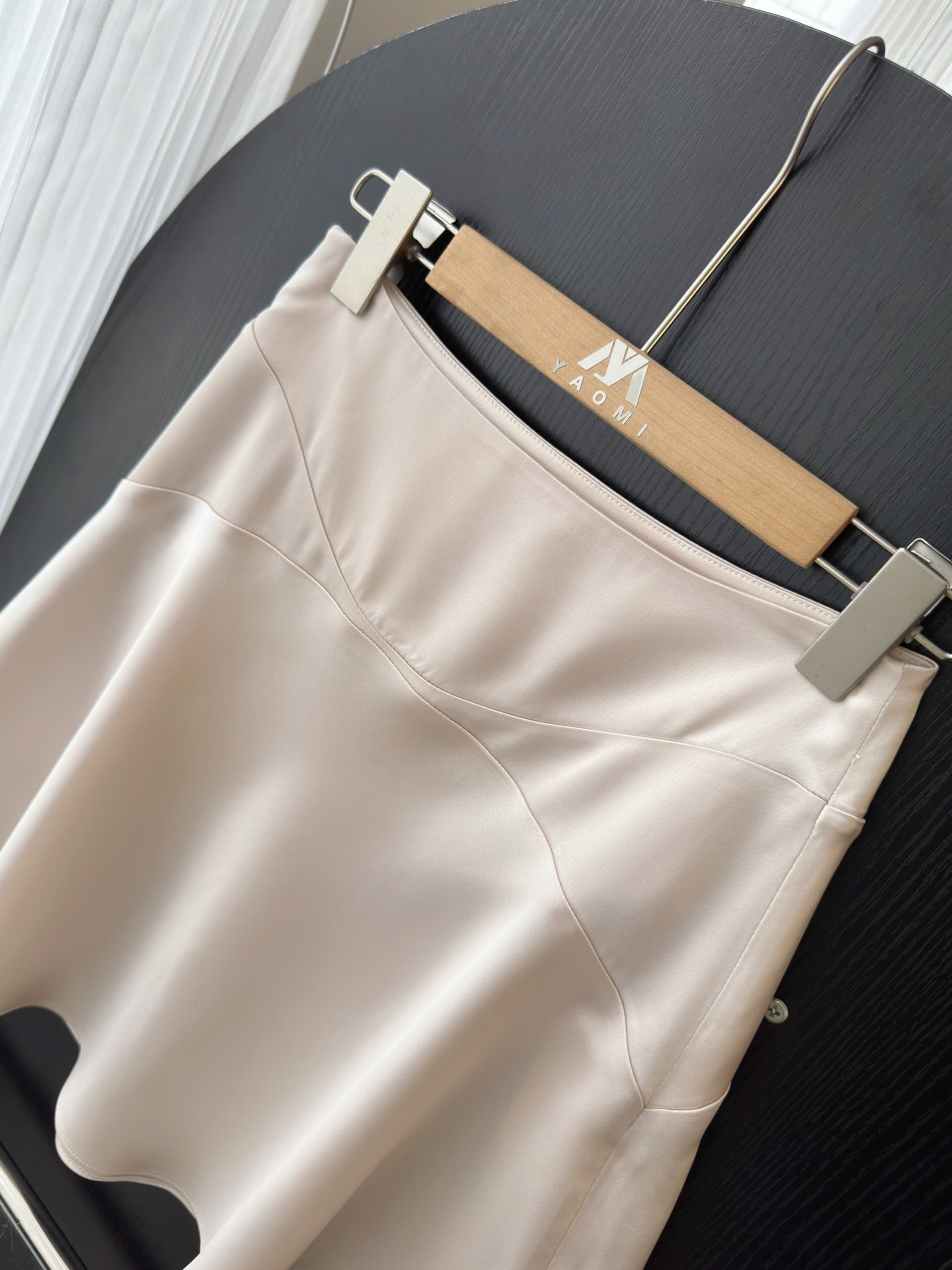 콩 satin 단계별 건강 포즈 부드러운 빛 새틴 중년 비스듬한 자르다 똑똑한 아세트산 반 스커트 상세 이미지 17