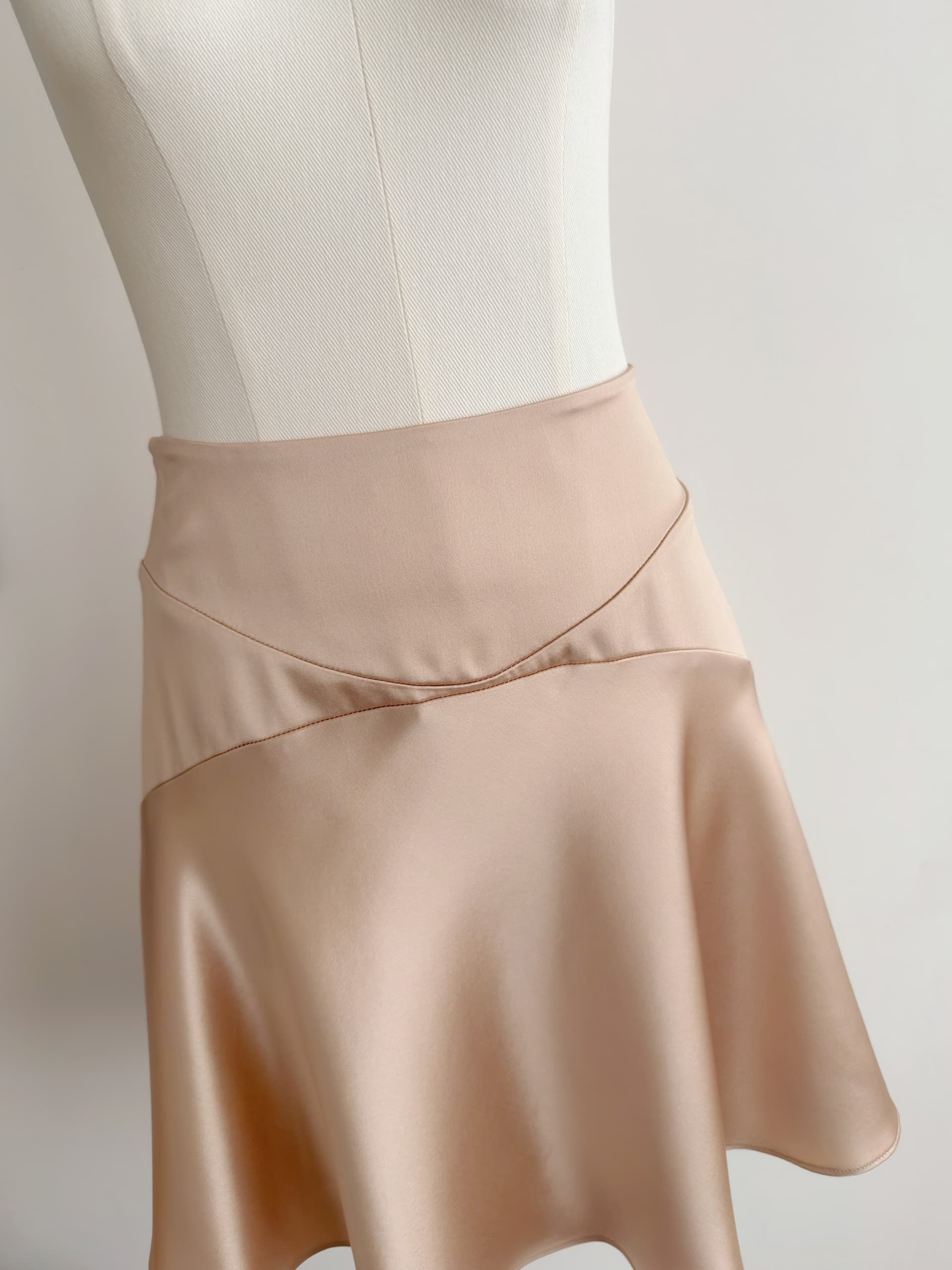 콩 satin 단계별 건강 포즈 부드러운 빛 새틴 중년 비스듬한 자르다 똑똑한 아세트산 반 스커트 상세 이미지 5