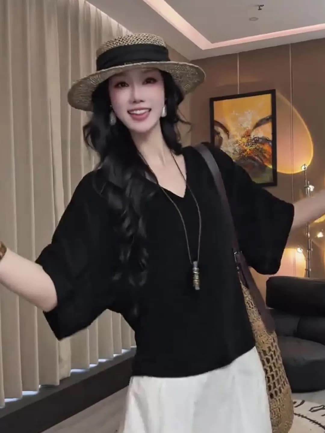 미니멀리즘 바람 검정색 V넥 반팔 티셔츠 여성 여름 새로운 슈퍼 잘 생긴 허리 수축 슬림해 보이는 얇은 스타일 맨위 플러스 반신 스커트 상세 이미지 1