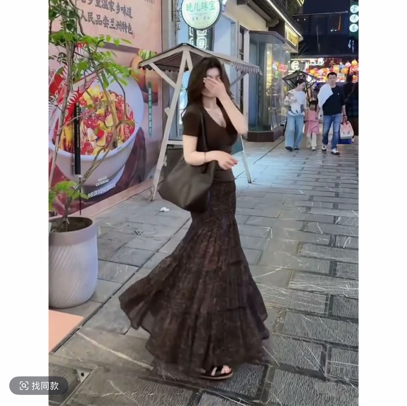 프랑스식 세트 배합하다 염색 주름 레오파드 무늬 프린트 세련된 다용도 캐주얼 반신 스커트 코디 V넥 반팔 맨위 여성 이미지 4