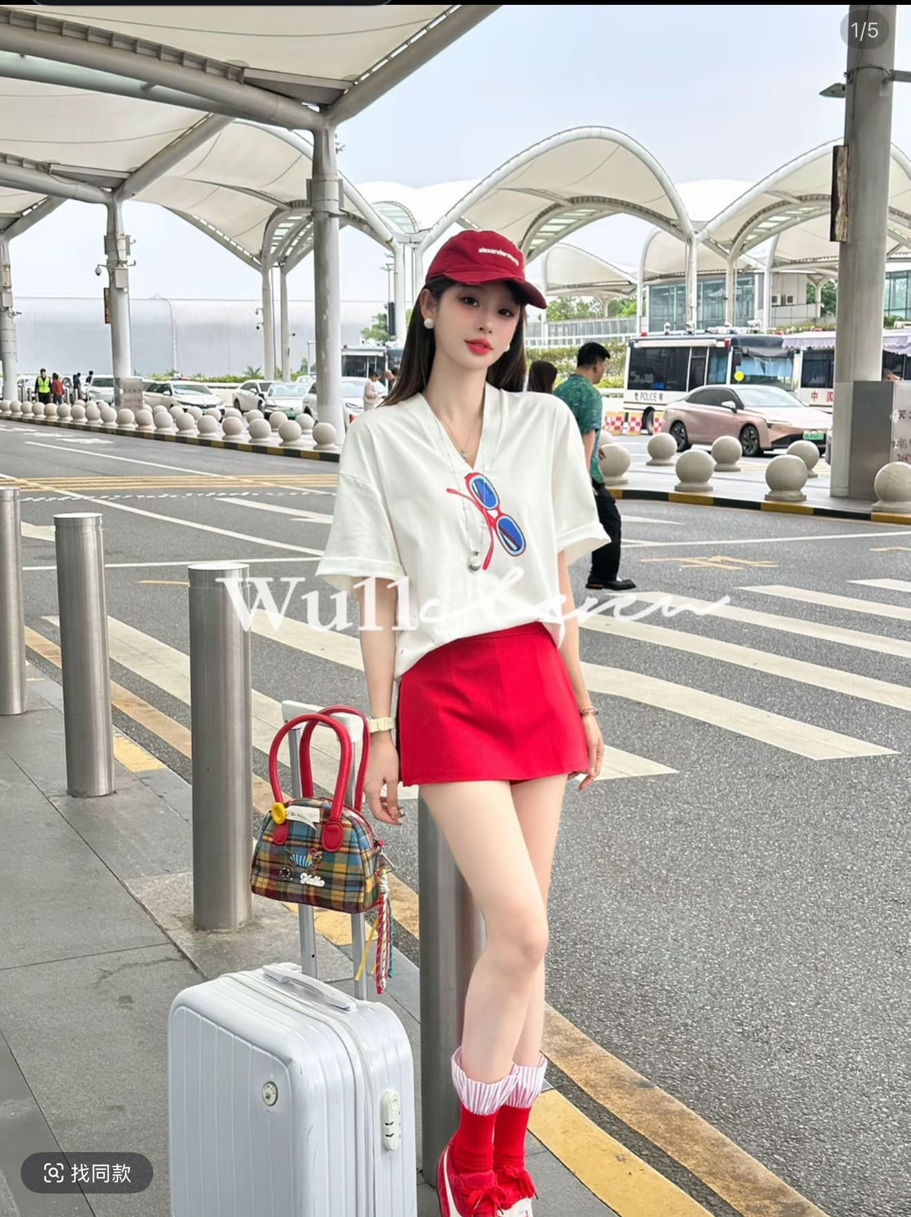 2026 여름 새로운 디자인 센스 품격 슬림해 보이는 V넥 프린트 반팔 다용도 반 스커트 투피스 세트 이미지 3