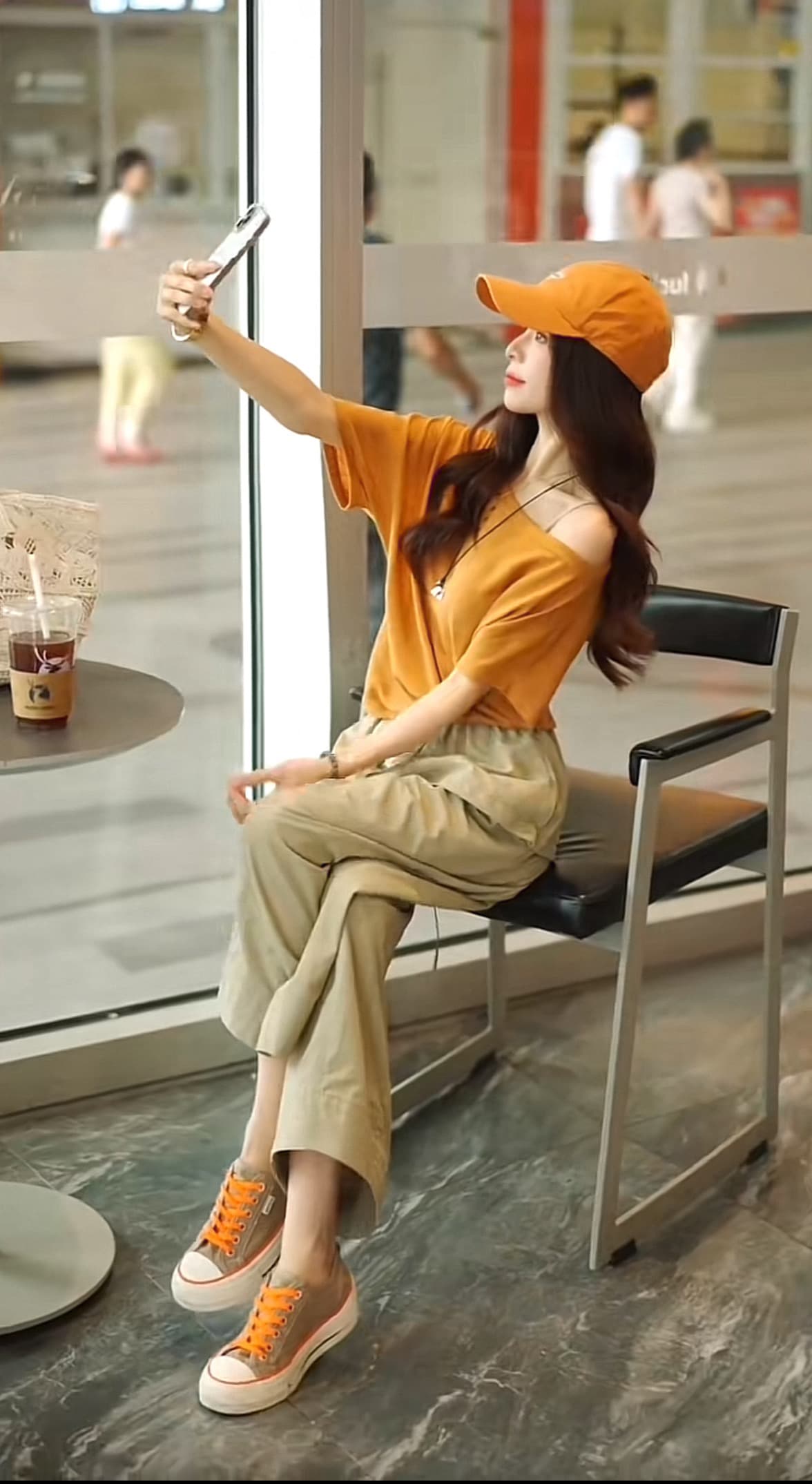 부드러운 찹쌀 한 단어 여름 비스듬한 칼라 오프숄더 미니멀리즘 바람 패션 다용도 오프숄더 티셔츠 맨위 바지 상세 이미지 4