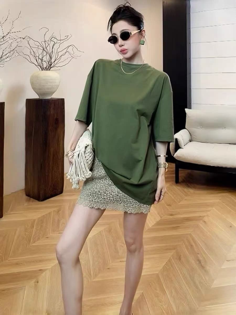 2026 슈퍼 화재 여름 드레스 전체 집합 한 부서 느슨함 느긋한 바람 루즈핏 라운드 넥 반팔 티셔츠 레이스 반 스커트 세트