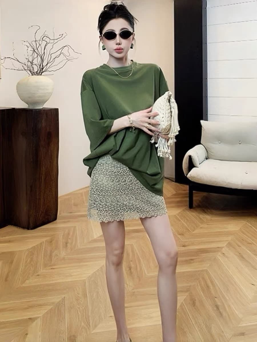 2026 슈퍼 화재 여름 드레스 전체 집합 한 부서 느슨함 느긋한 바람 루즈핏 라운드 넥 반팔 티셔츠 레이스 반 스커트 세트 이미지 4