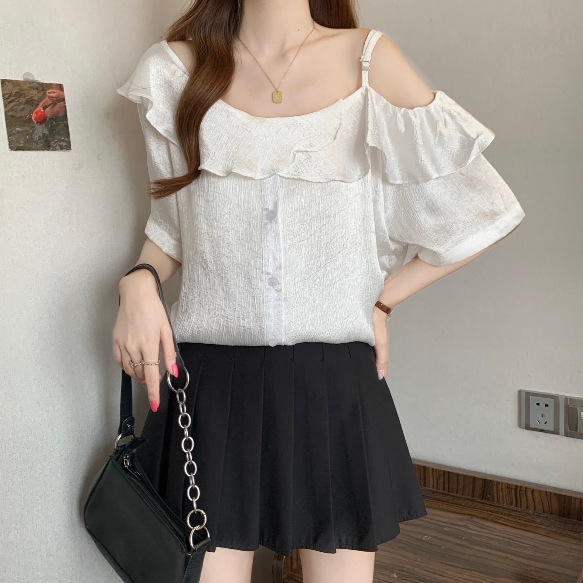 마이크로 지방 빅 사이즈 여성 의류 한 부서 비스듬한 어깨 슬립 반팔 여성 셔츠 디자인 센스 오프숄더 슬림해 보이는 다용도 맨위 상세 이미지 6