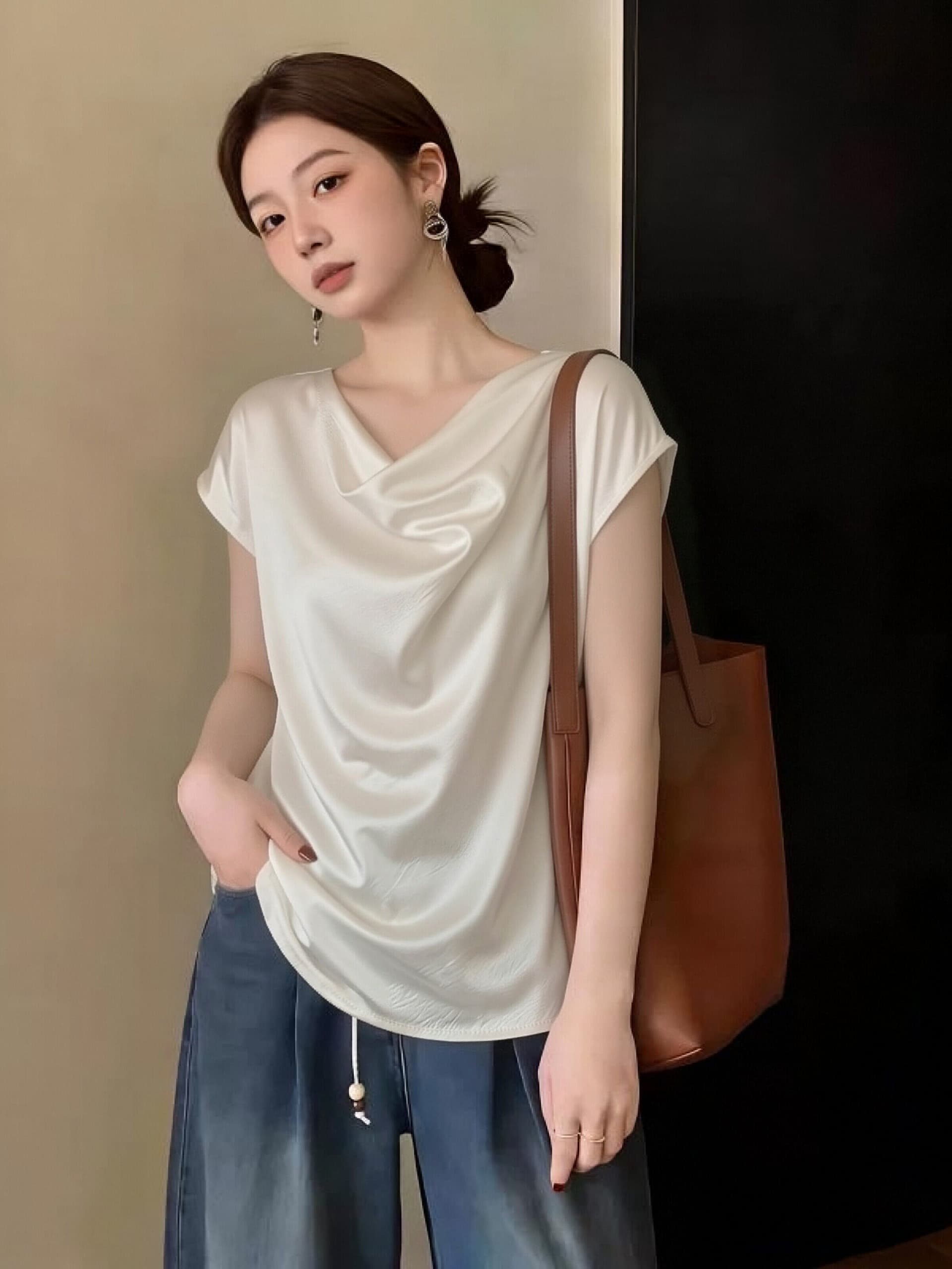 흔들다 칼라 Feifei 반팔 여성 셔츠 여름 2026 새로운 빅 사이즈 지방 mm 슬림해 보이는 고급 센스 새틴 만나는 맨위 이미지 3