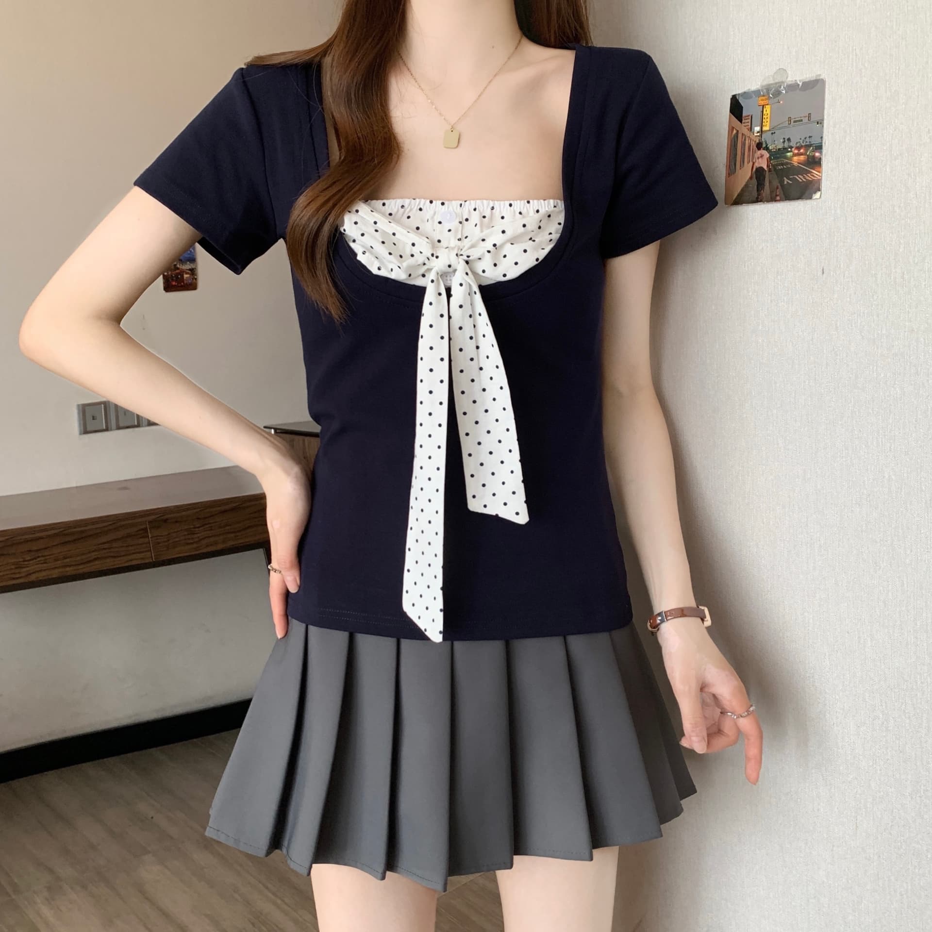 배색 페이크 레이어드 광장 칼라 반팔 티셔츠 여성 봄 도트 무늬 나비 매듭 연령 감소 맨위 슬림해 보이는 상세 이미지 2