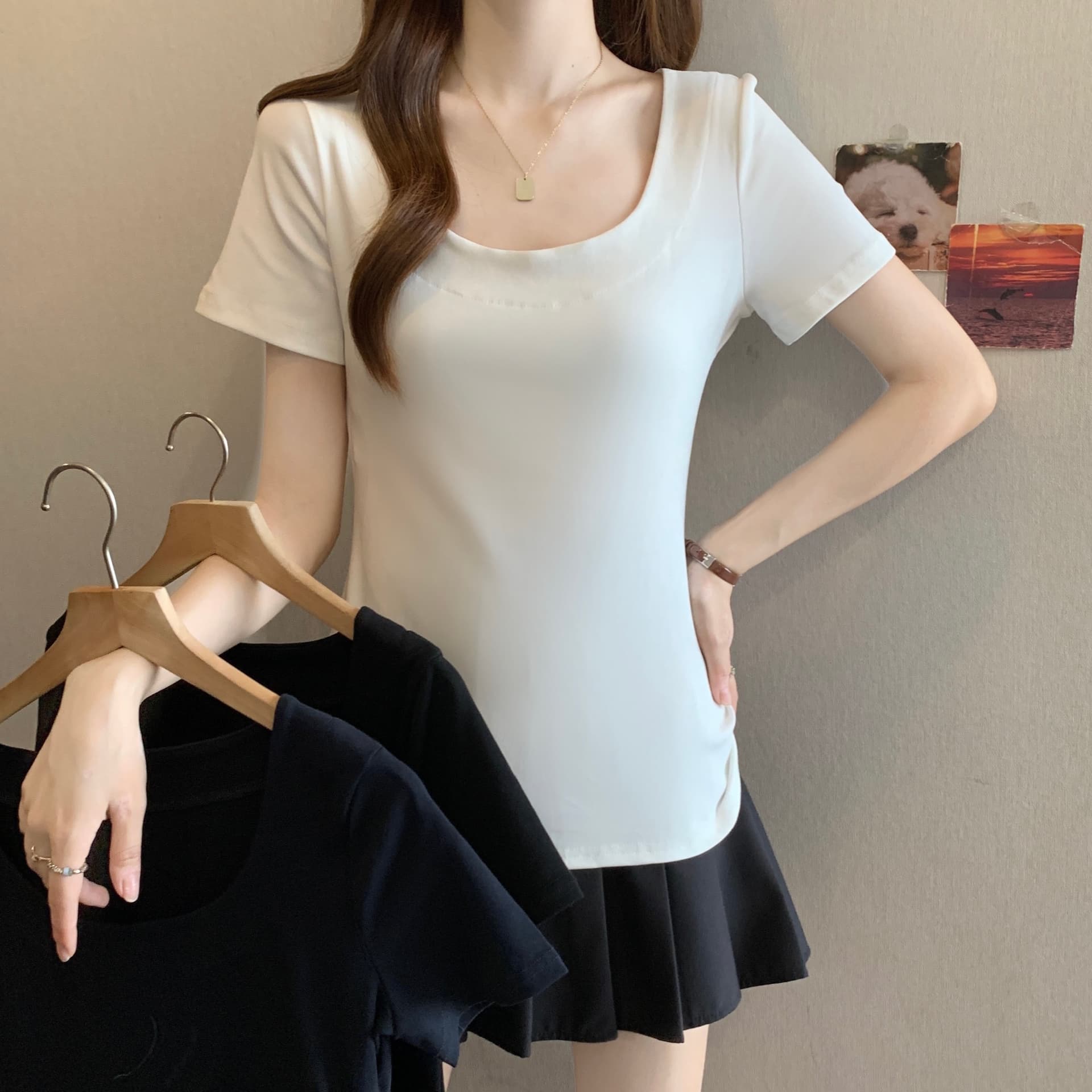 화이트 u 칼라 긍정적 인 어깨 반팔 티셔츠 여성 여름 2026 새로운 몸매 가꾸기 슬림해 보이는 슈퍼 잘 생긴 맨위 상세 이미지 8