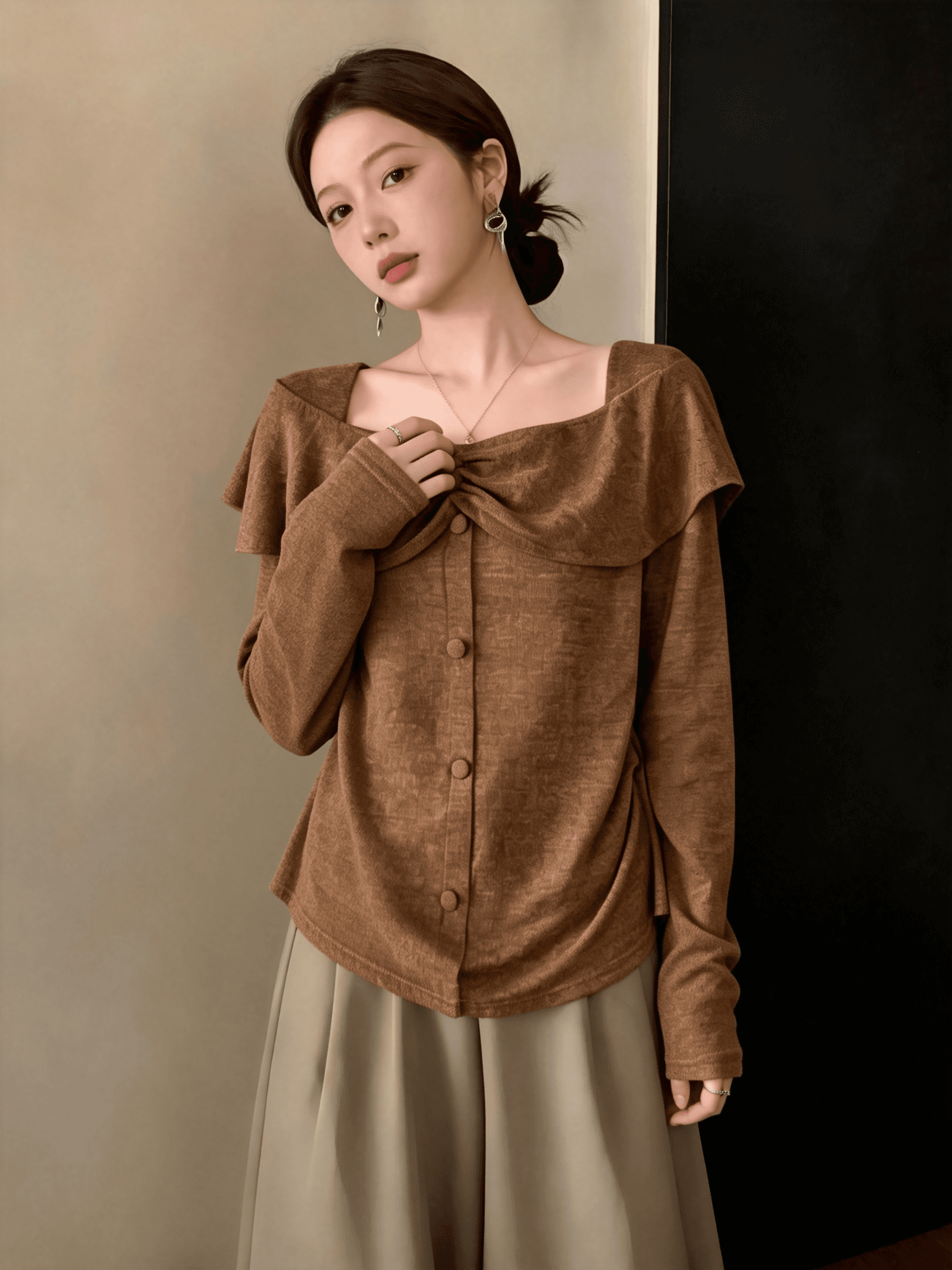 패션 품격 디자인 센스 주름 프릴 칼라 긴팔 티셔츠 여성 가을 겨울 기본 셔츠 아름다움 슬림해 보이는 연령 감소 맨위 상세 이미지 5