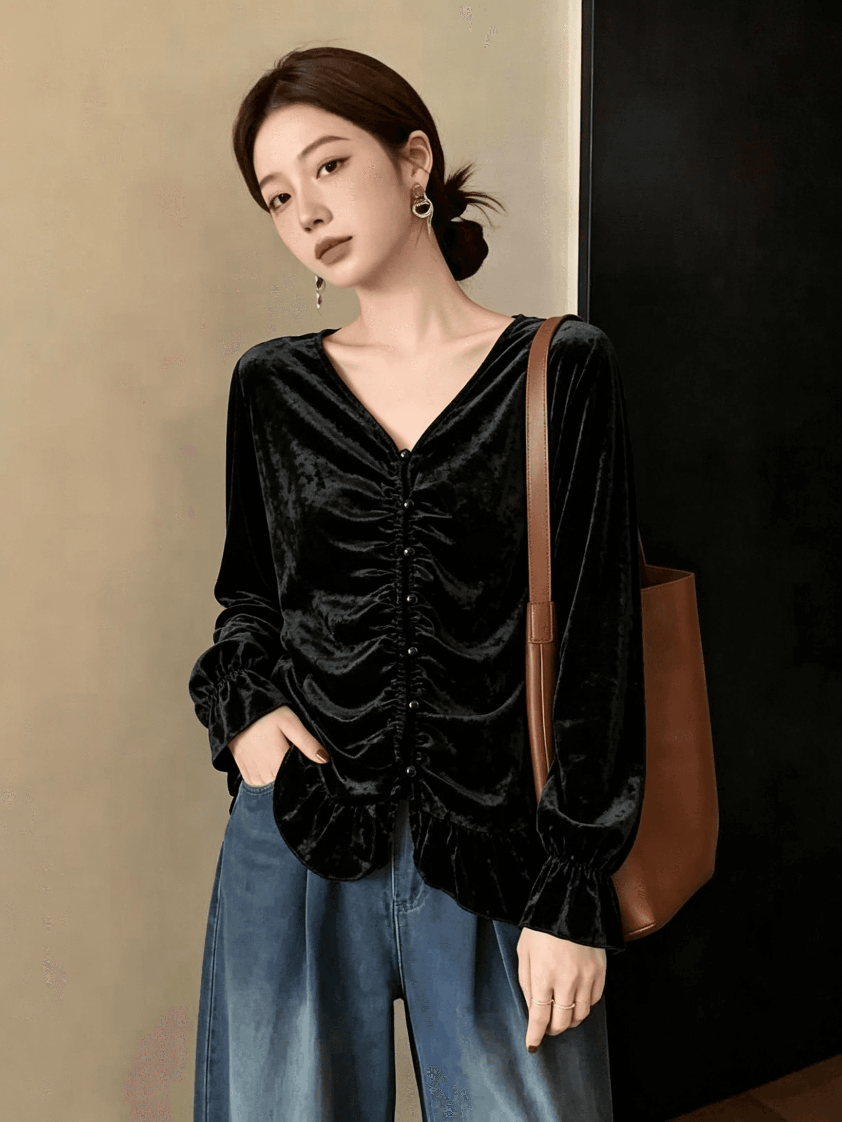 나팔 소매 V넥 금사 벨벳 여성 셔츠 가을 디자인 센스 작은 대중 허리 수축 슬림해 보이는 주름 프랑스식 만나는 맨위 상세 이미지 7