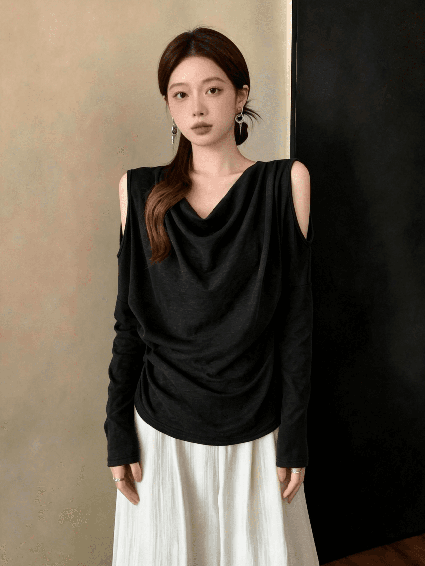 디자인 센스 긴팔 오프숄더 티셔츠 여성 가을 새로운 세련된 새기다 빈 칼라 작은 셔츠 외국 가스 슬림해 보이는 다용도 맨위 상세 이미지 2