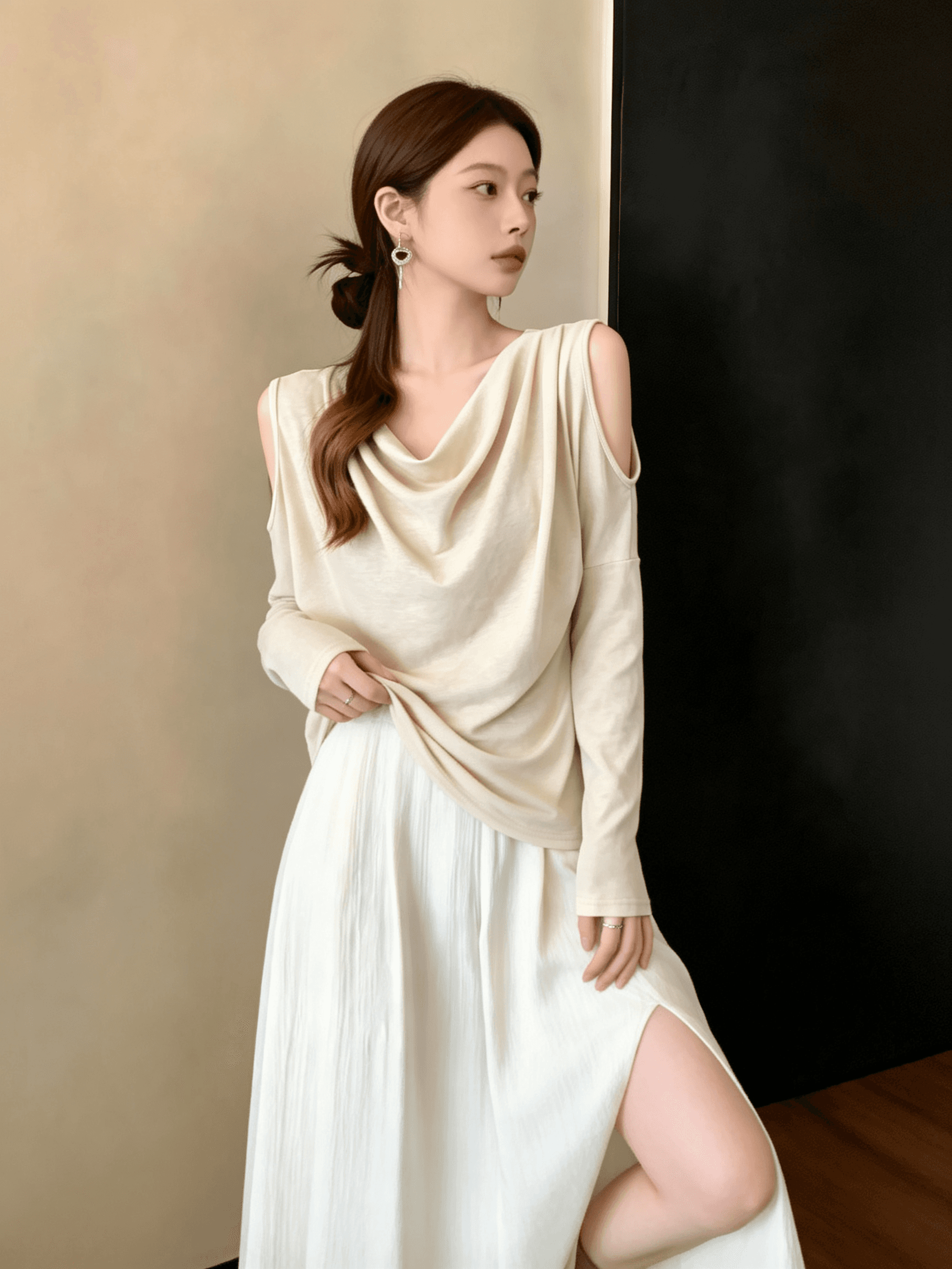 디자인 센스 긴팔 오프숄더 티셔츠 여성 가을 새로운 세련된 새기다 빈 칼라 작은 셔츠 외국 가스 슬림해 보이는 다용도 맨위 상세 이미지 10