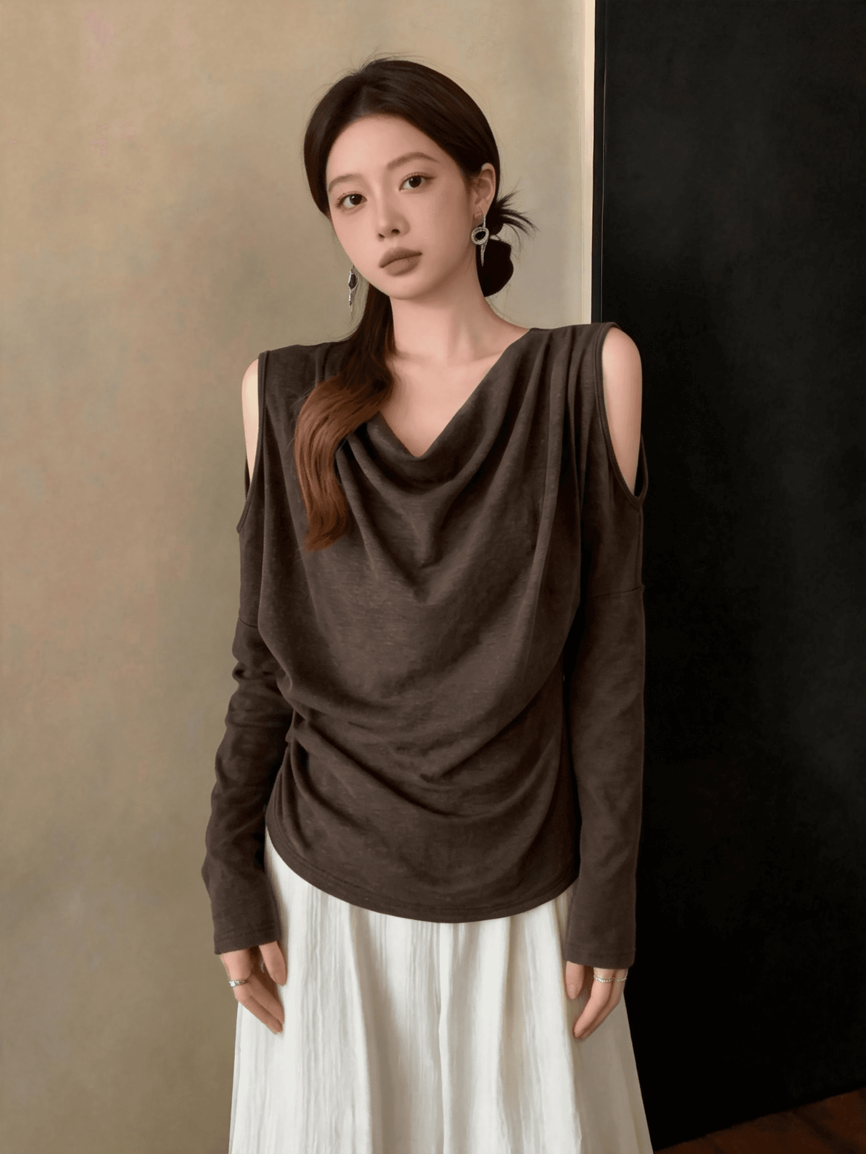 디자인 센스 긴팔 오프숄더 티셔츠 여성 가을 새로운 세련된 새기다 빈 칼라 작은 셔츠 외국 가스 슬림해 보이는 다용도 맨위 상세 이미지 11