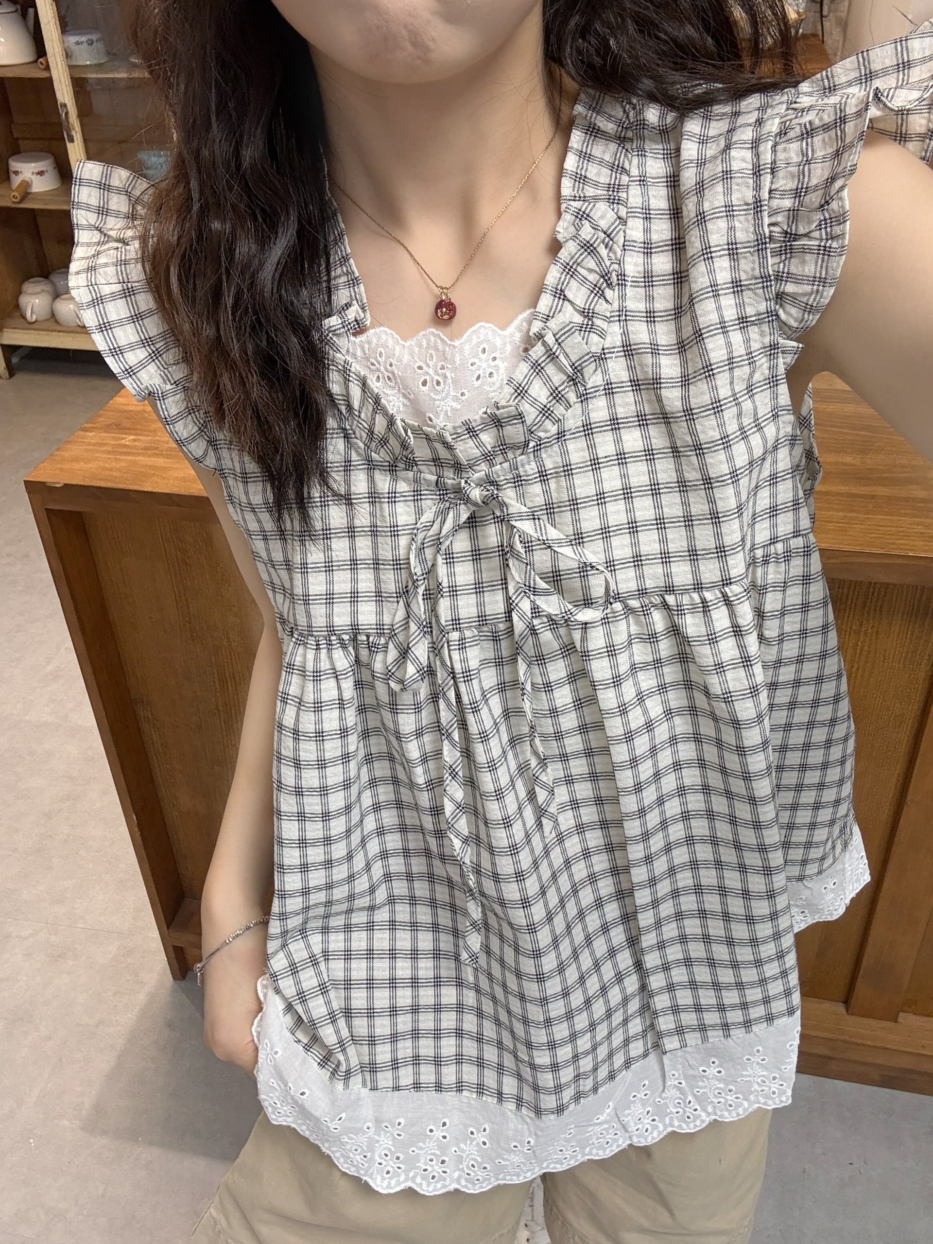 한 부서 체크무늬 페이크 레이어드 여성 셔츠 여름 레이스 패치워크 연령 감소 민소매 인형 셔츠