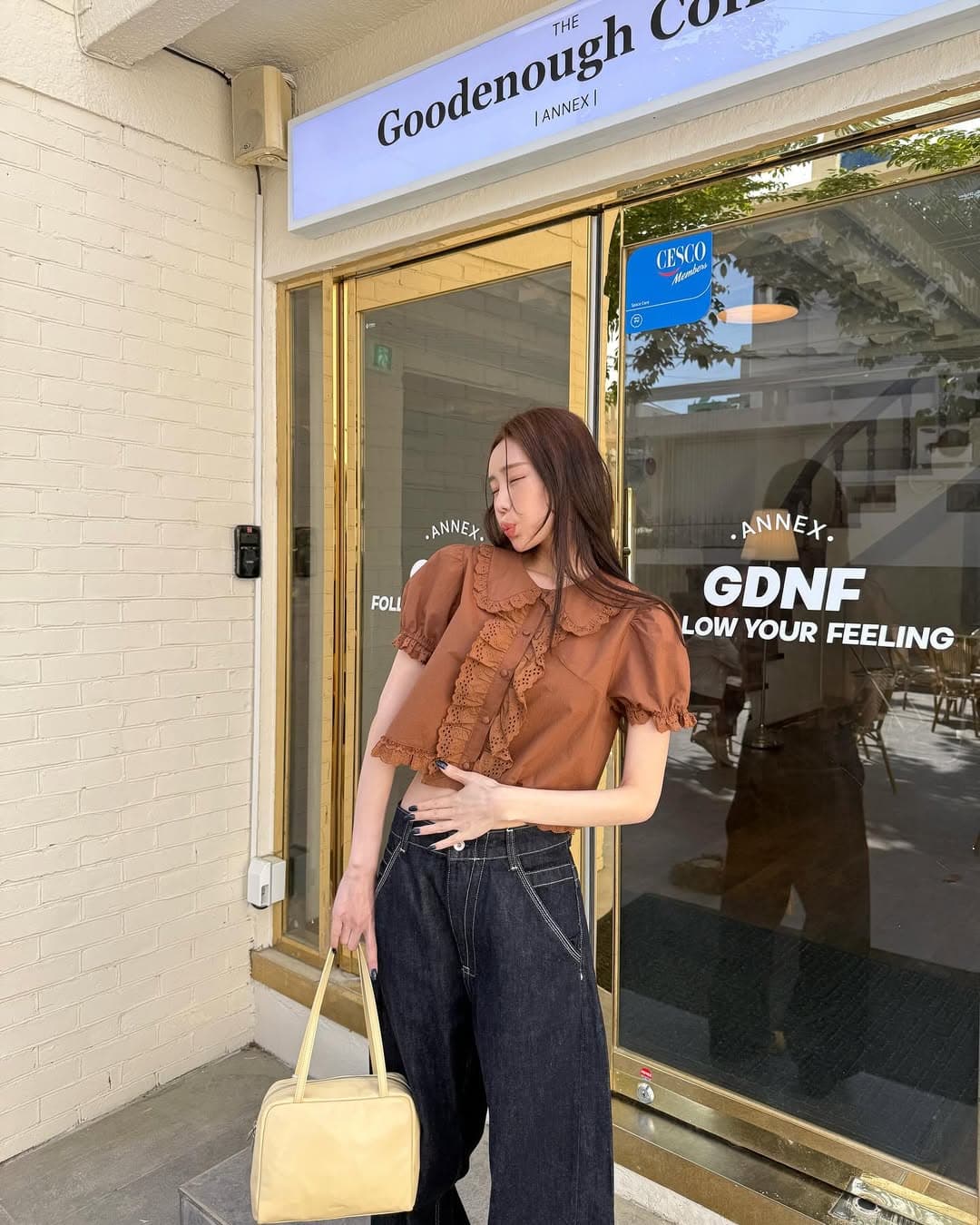 재고 있음 ins 프랑스식 차 인사이드 차 가스 Chic 맨위 루즈핏 디자인 센스 브라운 베이비 칼라 레이스 여성 셔츠 상세 이미지 5