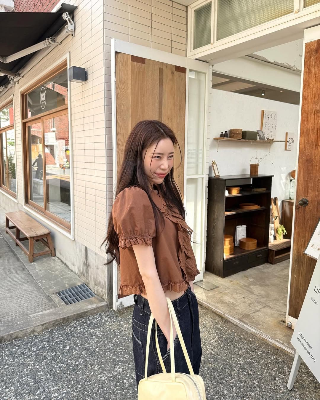 재고 있음 ins 프랑스식 차 인사이드 차 가스 Chic 맨위 루즈핏 디자인 센스 브라운 베이비 칼라 레이스 여성 셔츠 상세 이미지 11