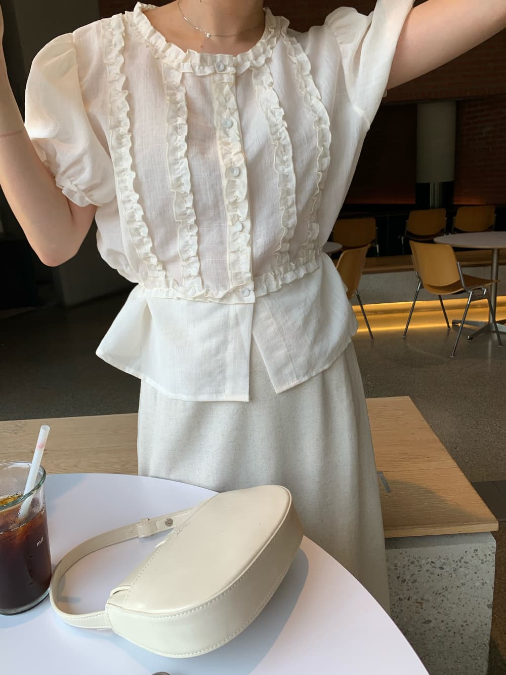 재고 있음 ins 한국 2025 여름 새로운 달콤함 주름 목이버섯 레이스 반팔 셔츠 이미지 2