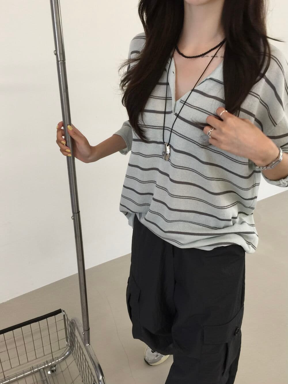 재고 있음 ins 레트로 배색 스트라이프 POLO 칼라 자외선 차단 니트 스웨터 여성 루즈핏 캐주얼 느긋한 센스 맨위 이미지 2