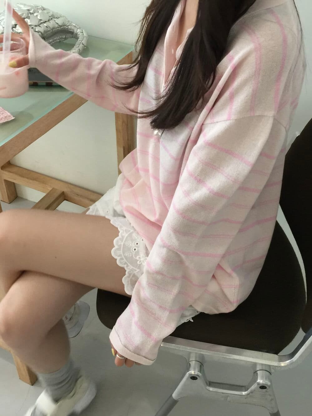 재고 있음 ins 레트로 배색 스트라이프 POLO 칼라 자외선 차단 니트 스웨터 여성 루즈핏 캐주얼 느긋한 센스 맨위 상세 이미지 1