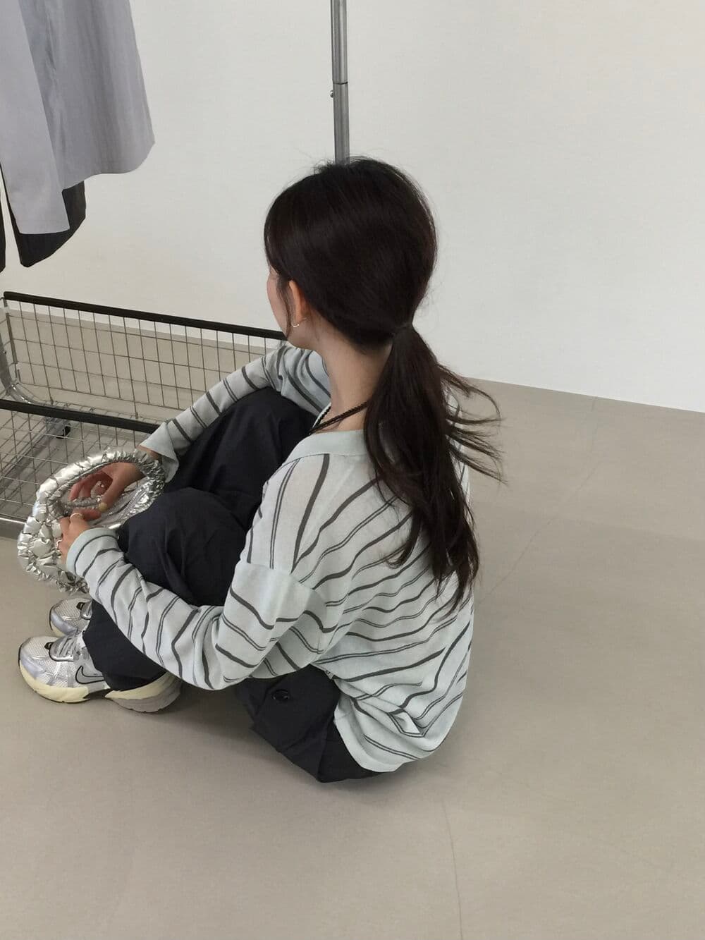 재고 있음 ins 레트로 배색 스트라이프 POLO 칼라 자외선 차단 니트 스웨터 여성 루즈핏 캐주얼 느긋한 센스 맨위 상세 이미지 24