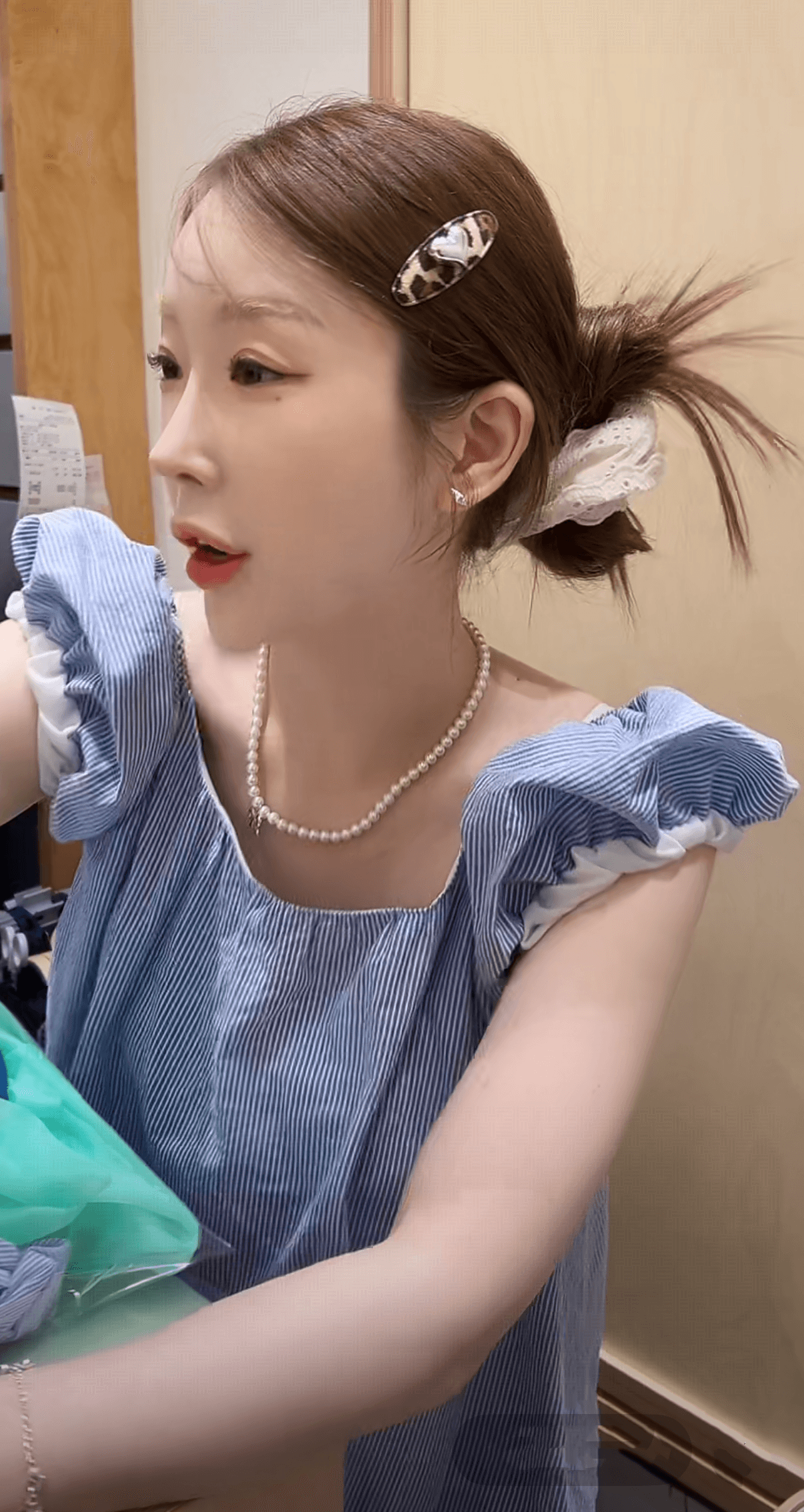 재고 있음 ins 한국 작은 대중 디자인 스트라이프 여름 한 부서 연령 감소 Chic Feifei 소매 인형 셔츠 상세 이미지 6