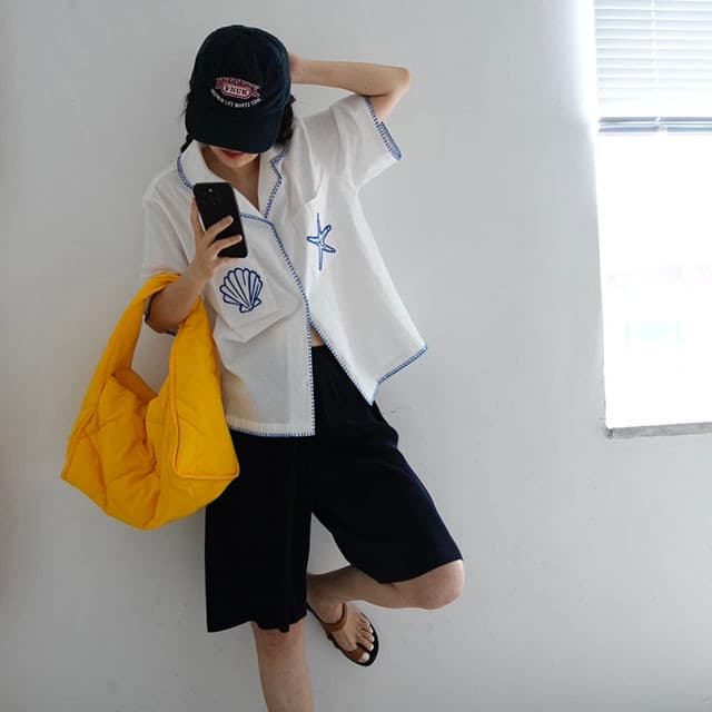 있음 선적 ins 한국 동대문 품격 셔츠 새로운 자수 꽃 반팔 여성 셔츠 루즈핏 슬림해 보이는 상세 이미지 4