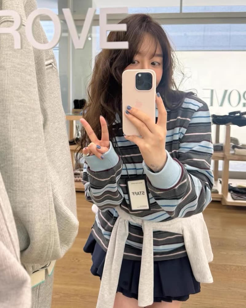 재고 있음 ins 한국 캐주얼 루즈핏 배색 스트라이프 폴로 칼라 긴팔 티셔츠 맨위 여성 상세 이미지 3