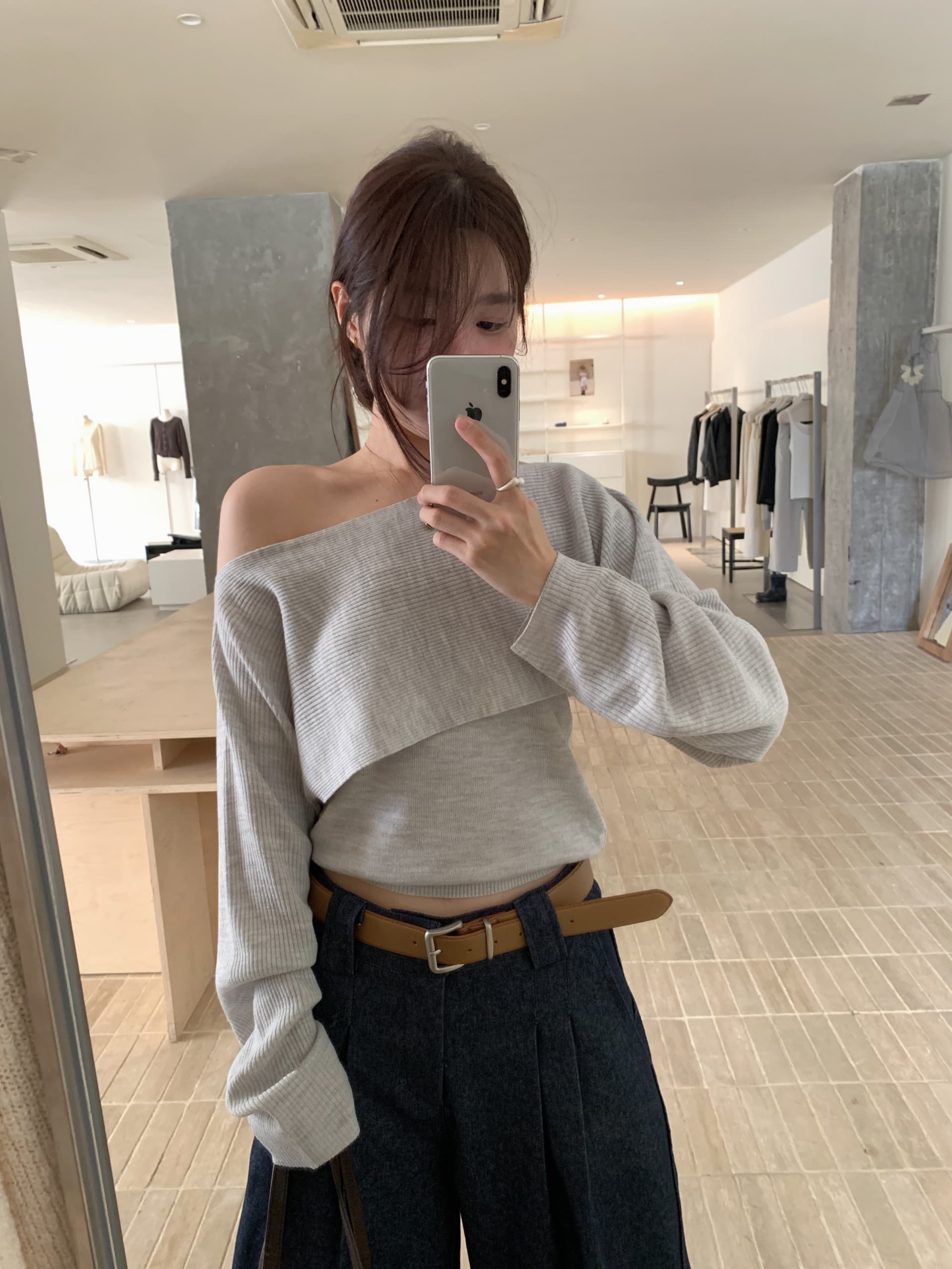 재고 있음 ins 한 부서 오프숄더 배트윙 소매 스웨터 여성 긴 소매 비스듬한 어깨 니트 스웨터 느슨함 센스 투피스 세트 상세 이미지 18