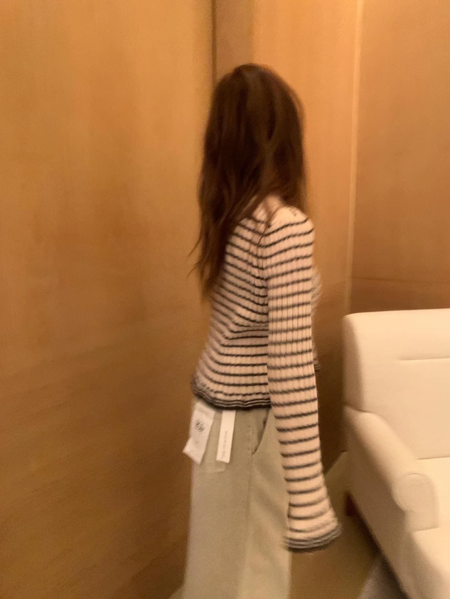 재고 있음 ins 한국 가을 겨울 새로운 부드러운 품격 V넥 나팔 소매 스트라이프 숙녀 니트 스웨터 스웨터 오픈 가디건 상세 이미지 5