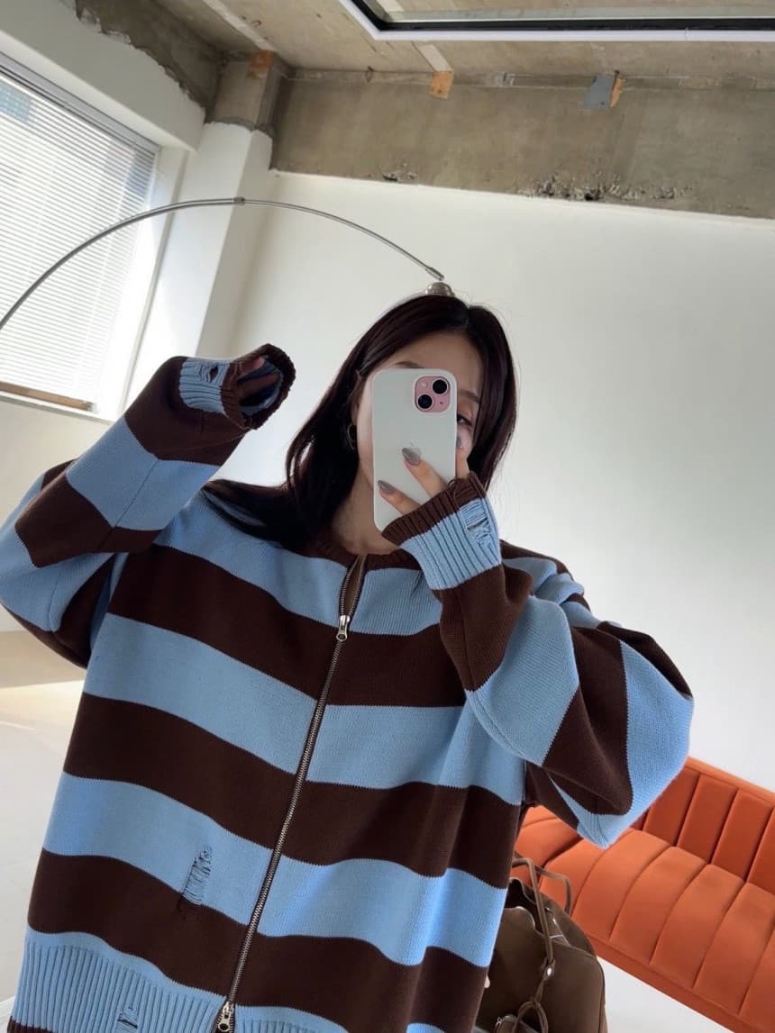 재고 있음 ins 한국 동대문 배색 스트라이프 찢어진 부분 디자인 센스 루즈핏 느긋한 스웨터 코트 반바지 세트 상세 이미지 18