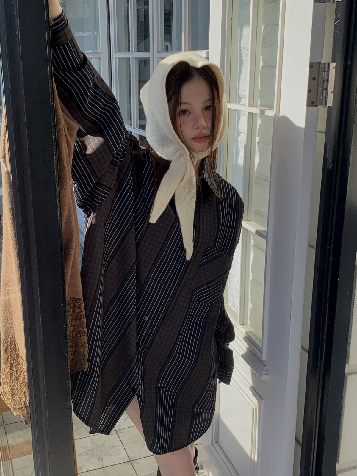 재고 있음 ins 아메리칸 레트로 배색 체크무늬 여성 셔츠 이른 봄 고급 센스 스트라이프 셔츠 oversize 상세 이미지 2
