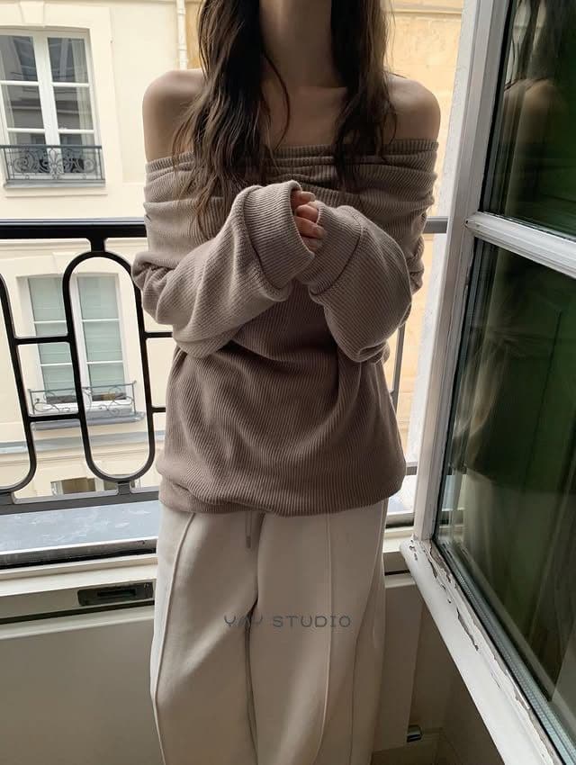 재고 있음 chic 한 부서 이른 봄 새로운 핀치 Pleat 보트넥 오프숄더 루즈핏 긴팔 맨위 티셔츠 여성 상세 이미지 13