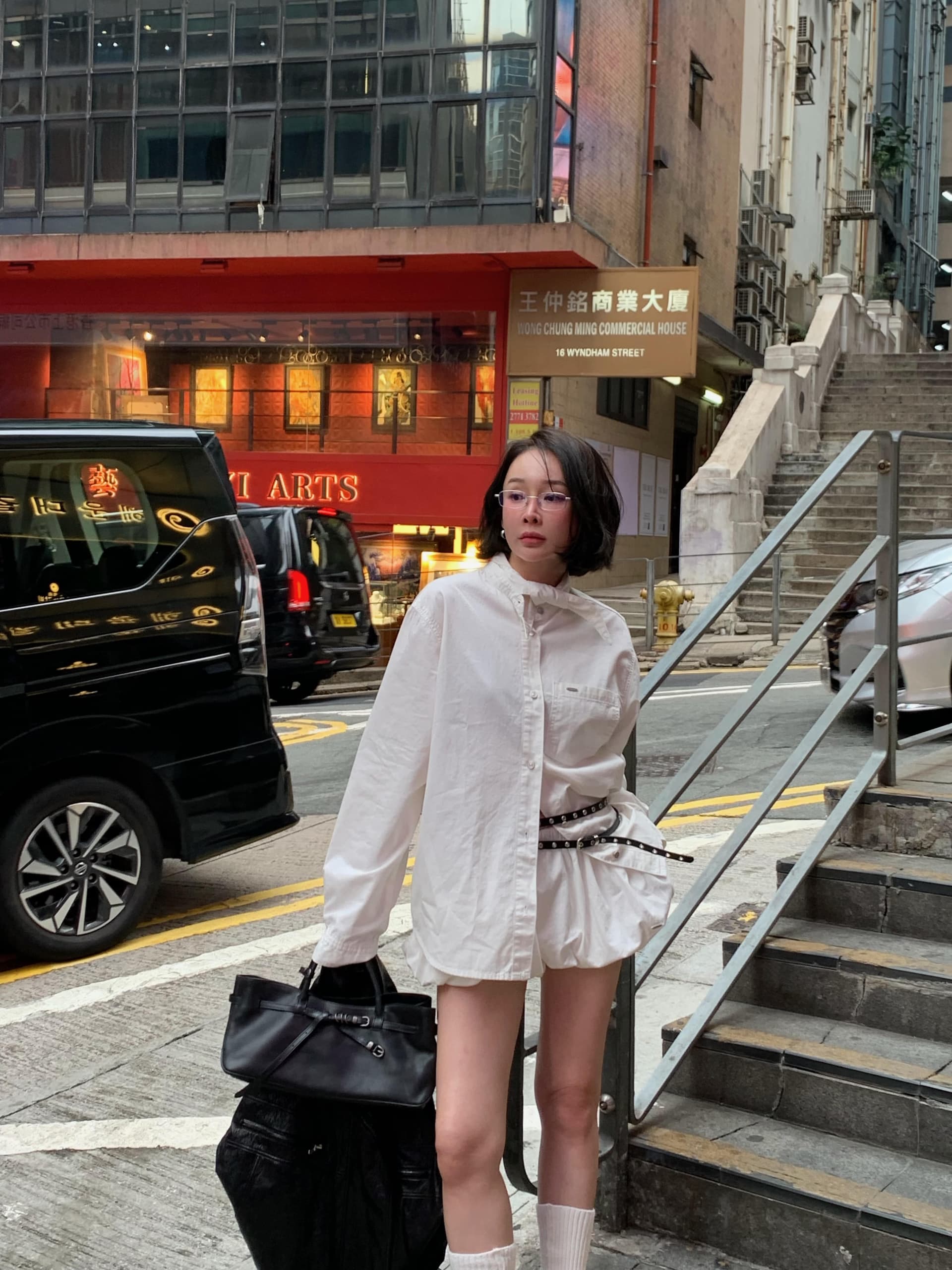 재고 있음 ins 한국 동대문 봄 여름 세련된 좋은 고급 센스 셔츠 포인터 포인터 칼라 짧은 치마바지 세트 상세 이미지 3