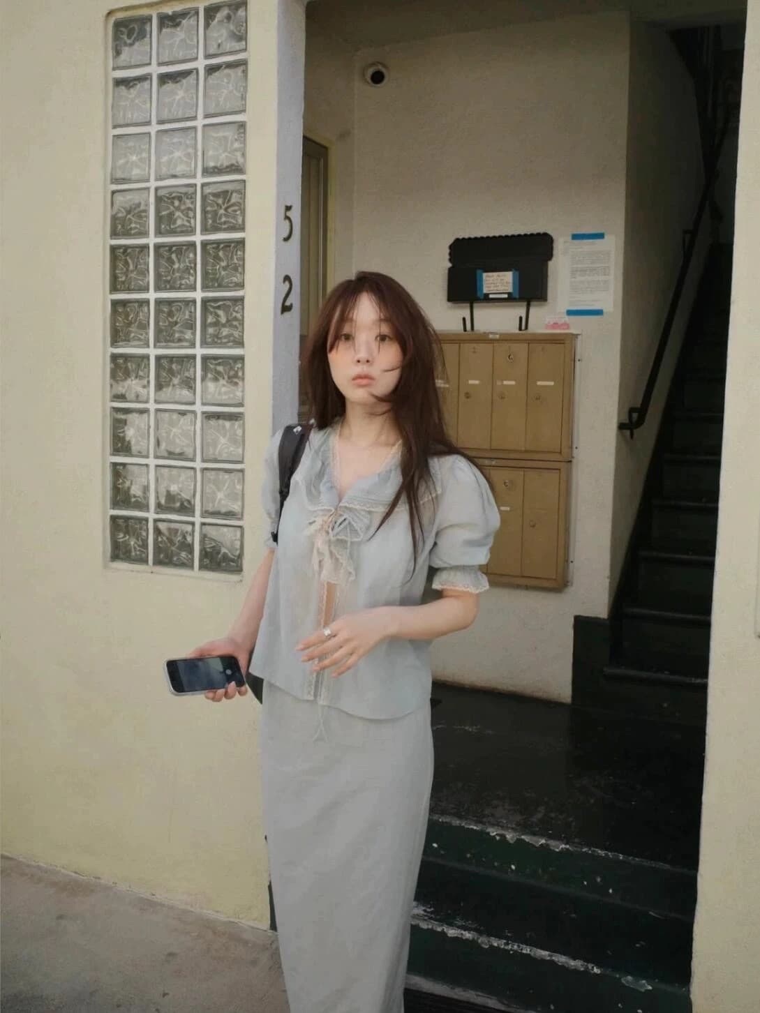 재고 있음 chic 한국 새로운 26 봄 여름 레이스업 베이비 칼라 거품 소매 셔츠 반 스커트 세트 상세 이미지 2