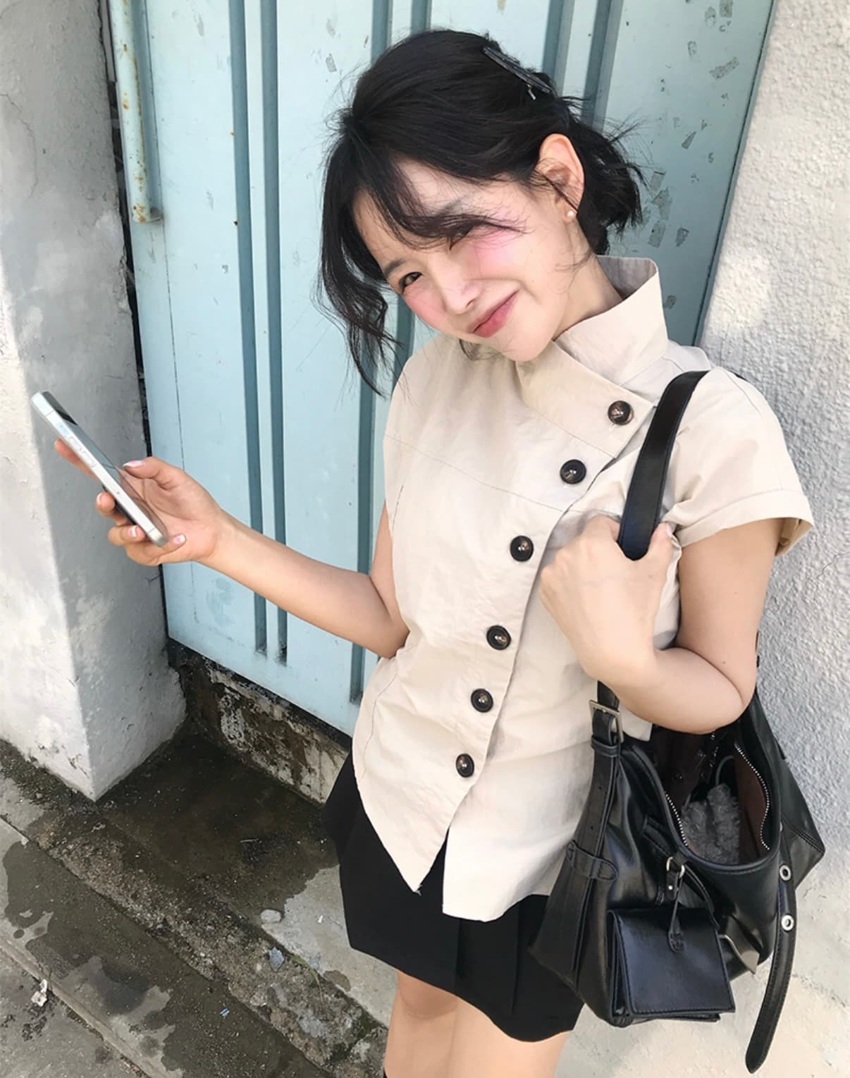 재고 있음 단추 배색 스탠드 칼라 반팔 티셔츠 여성 여름 몸매 가꾸기 슬림해 보이는 디자인 센스 패션 다용도 레트로 맨위 이미지 2
