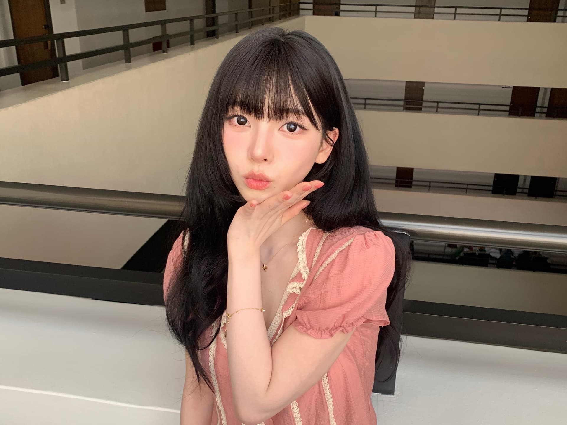 재고 있음 26 여름 새로운 달콤함 부드러운 바람 레이스 프릴 V넥 반팔 여성 셔츠 상세 이미지 19