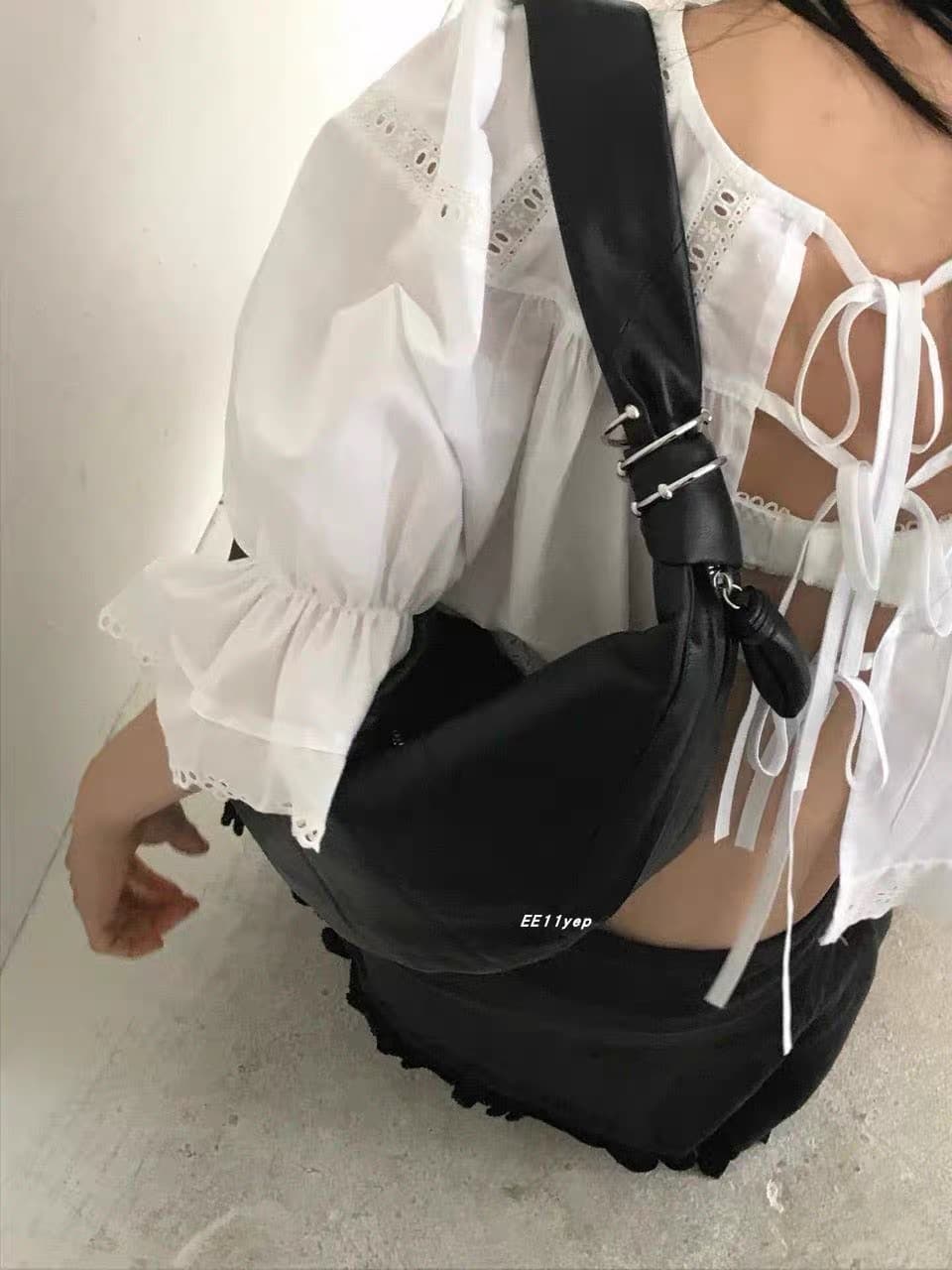 재고 있음 한국 동대문 구매 미니멀리즘 홀로우 아웃 나팔 소매 이전 레이스업 여성 셔츠 상세 이미지 9