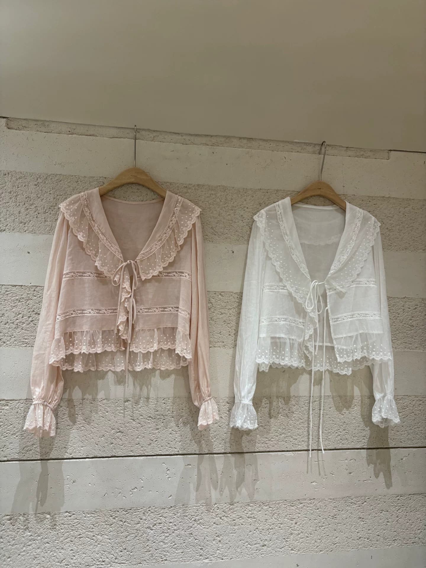 프랑스식 화이트 V넥 랜턴 반팔 여성 셔츠 여름 새로운 레이스 측면 자외선 차단 작은 셔츠 상세 이미지 1