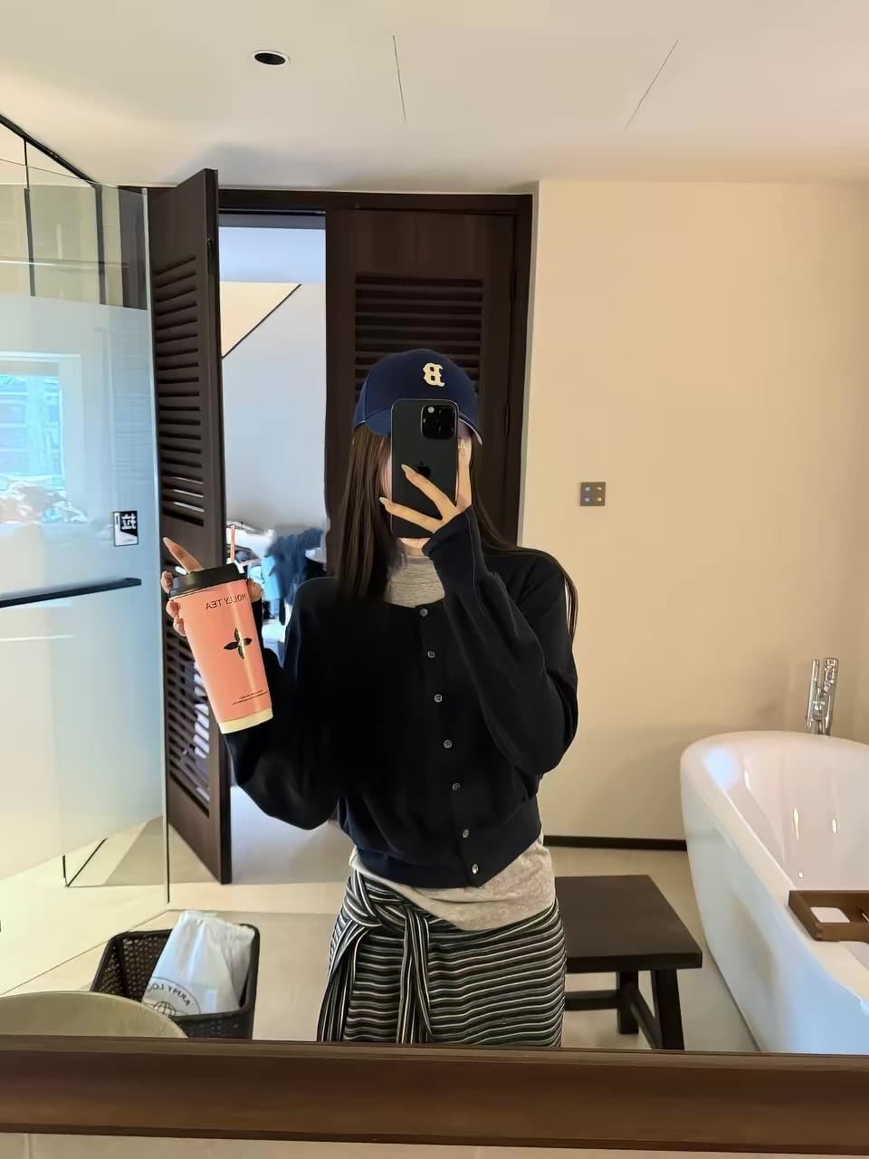 재고 있음 한 부서 행침 목 오프숄더 조끼 싱글 줄 버튼 긴팔 작은 셔츠 여성 2026 년 이른 가을 패션 투피스 세트 상세 이미지 11
