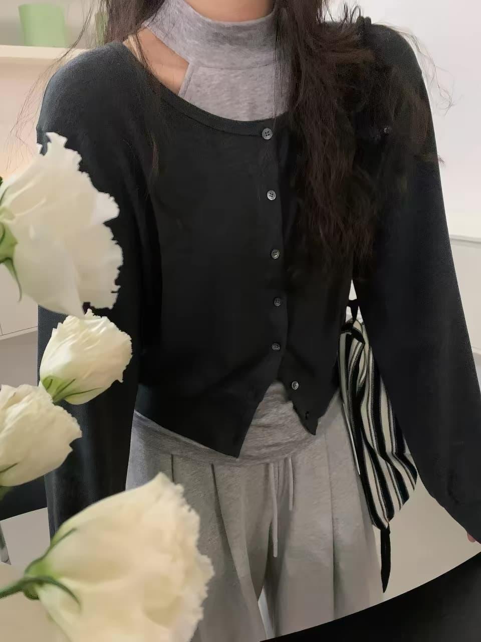 재고 있음 한 부서 행침 목 오프숄더 조끼 싱글 줄 버튼 긴팔 작은 셔츠 여성 2026 년 이른 가을 패션 투피스 세트 상세 이미지 14